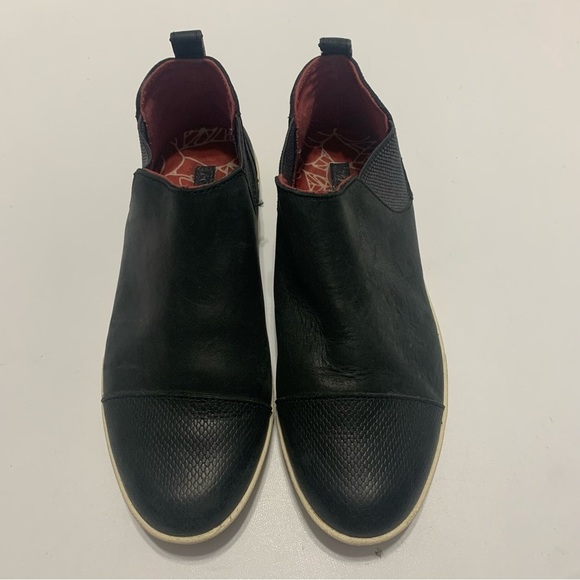 OluKai Black and Red Ankle Boots - Picture 6 of 10